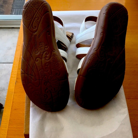 Bare Traps White Sandals Very Comfy - Picture 4 of 4